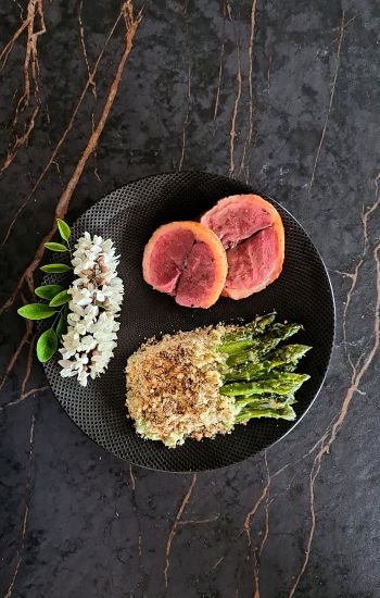 Rôti de canard et son crumble d'asperges